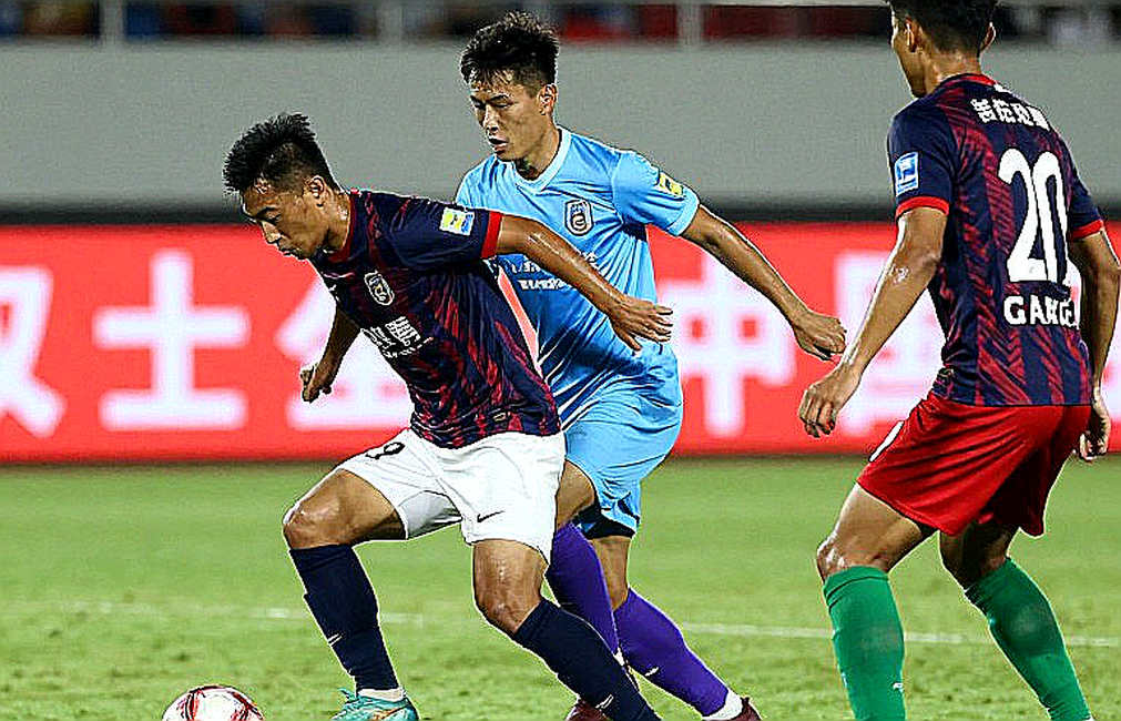 Three Setbacks, One Ledger: Alassane Pléa's Knee and PSV's Quiet Arithmetic Three Setbacks, One Ledger: Alassane Pléa's Knee and PSV's Quiet Arithmetic