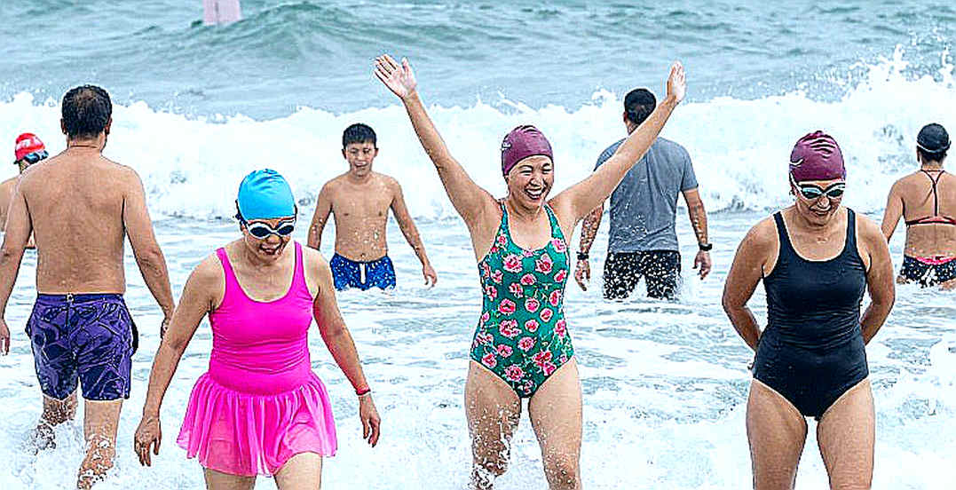 সুপারস্যুট ছাড়া ৪:২৮: ফরেস্টারের ডাবল-আপ, কাঁধের হিসাব আর ডিসেম্বরের বেইজিং সুপারস্যুট ছাড়া ৪:২৮: ফরেস্টারের ডাবল-আপ, কাঁধের হিসাব আর ডিসেম্বরের বেইজিং
