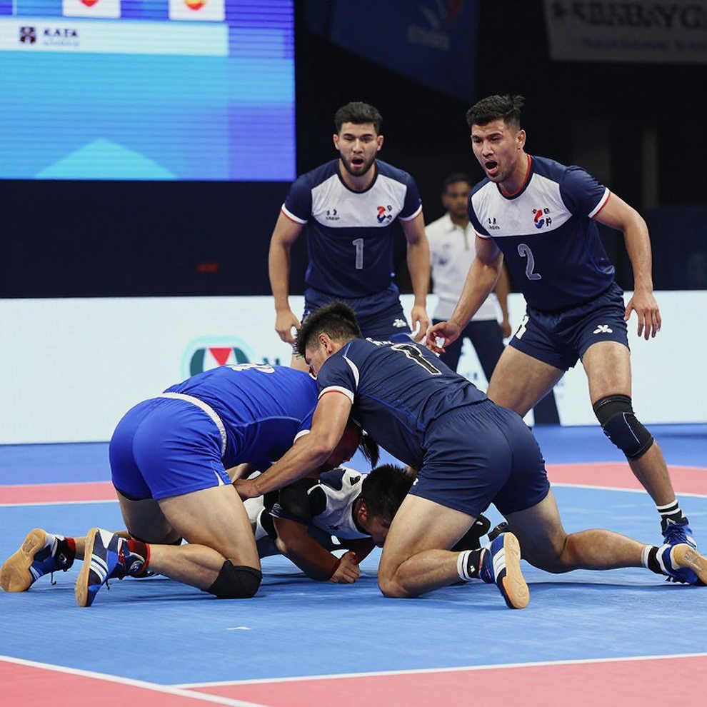 BLAST Slam VIII প্লে-অফ: মাল্টার ছয় দলের ব্র্যাকেটে ৪০-১০ আর ২৭-৪ স্কোরলাইনের আড়ালে লুকিয়ে থাকা ঘড়ি