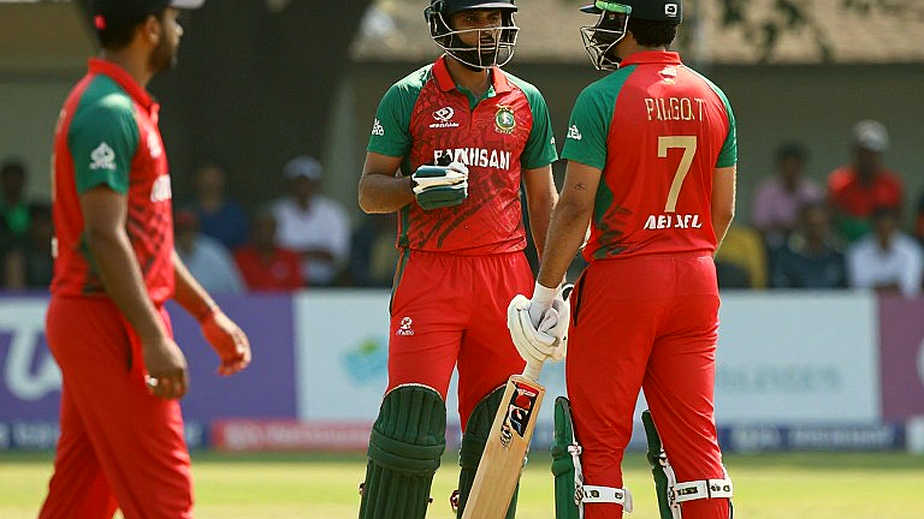 ঢাকার ছাদ থেকে রাশিয়ার স্টেডিয়াম: ক্রিকেট, বাজি আর দ্রুততার রাজনীতি ঢাকার ছাদ থেকে রাশিয়ার স্টেডিয়াম: ক্রিকেট, বাজি আর দ্রুততার রাজনীতি
