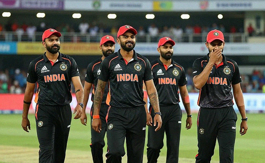 খালি টেবিলের আটটি সারি: ক্রিকেট বিশ্লেষণের শরীর, সংযম ও সত্য খালি টেবিলের আটটি সারি: ক্রিকেট বিশ্লেষণের শরীর, সংযম ও সত্য