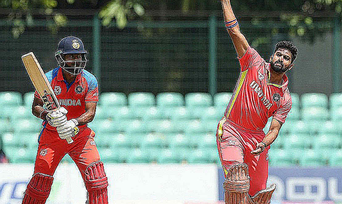 Emirates Cricket Board's New Contract Structure: Secrecy and Opportunity in the Transfer Window Emirates Cricket Board's New Contract Structure: Secrecy and Opportunity in the Transfer Window