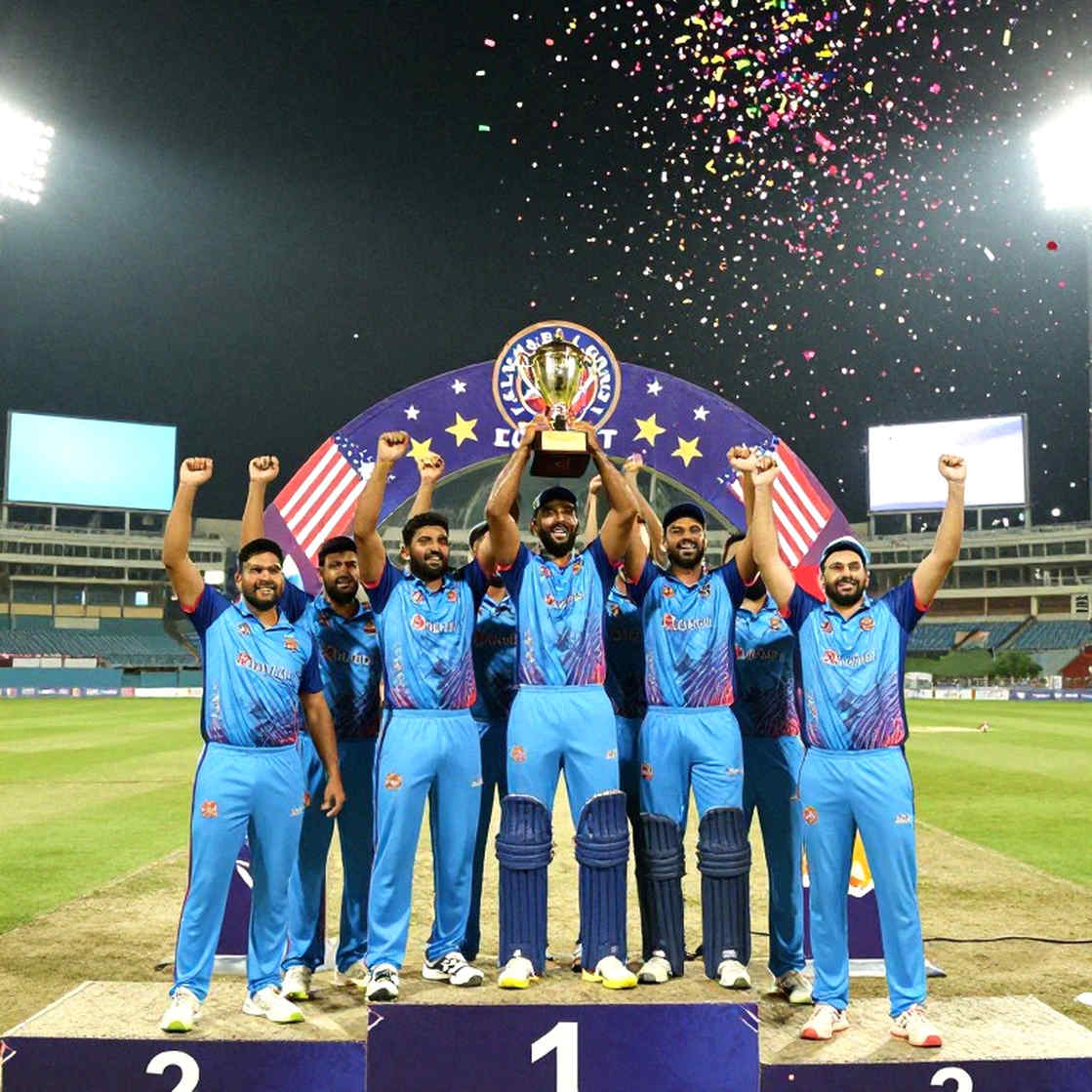 ষোড়শ ওভার: টি-টোয়েন্টির অদৃশ্য হাফ-স্পেস