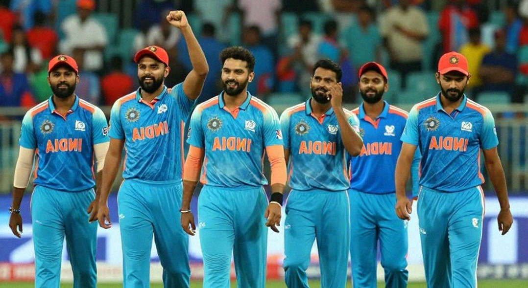 ৩৪ ওভার পর্যন্ত দুই বল, শেষ ১৬ ওভারে পুরোনো বল: বাংলাদেশের ডেথ ওভারে নিয়মটা লাভ নয়, ব্যয়